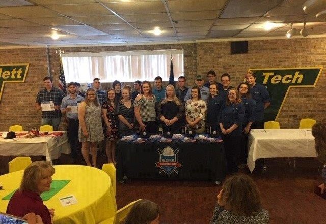 Triplett Tech-Signing Students